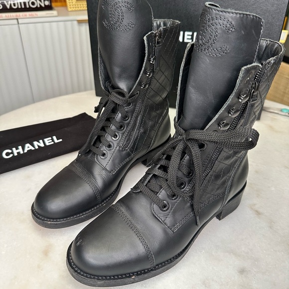 Chanel Leather CC Combat boots size 39.5 - Picture 2 of 14